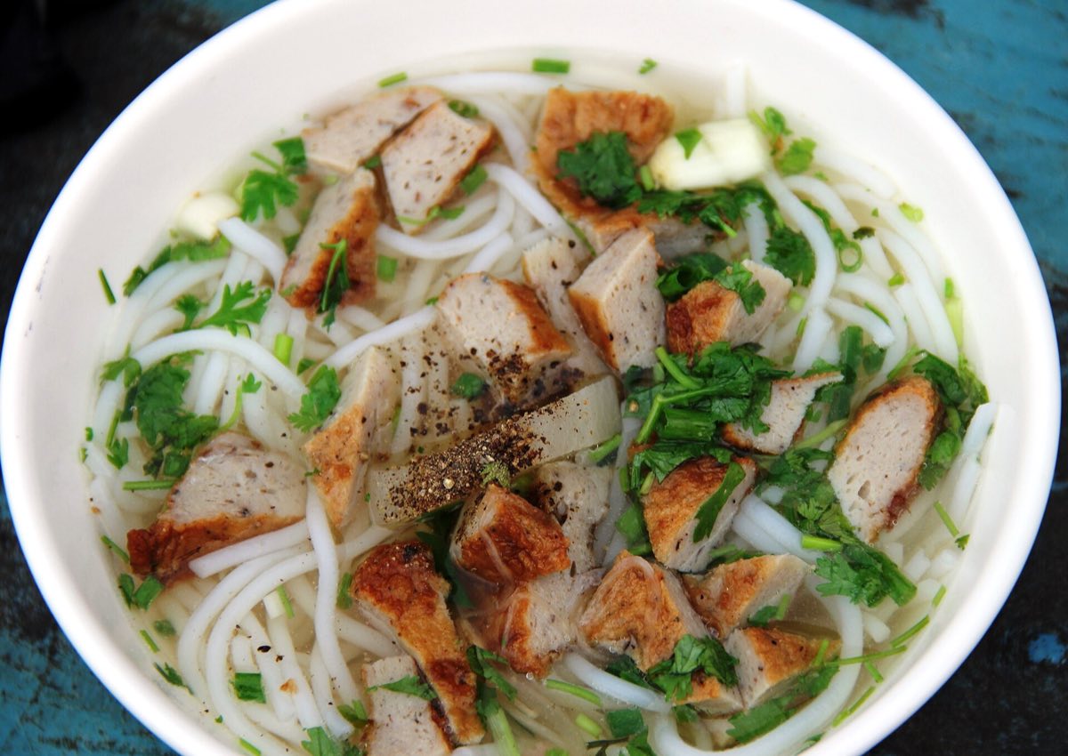 Bun cha ca, the fish-cake noodle soup eaten for breakfast in Da Nang